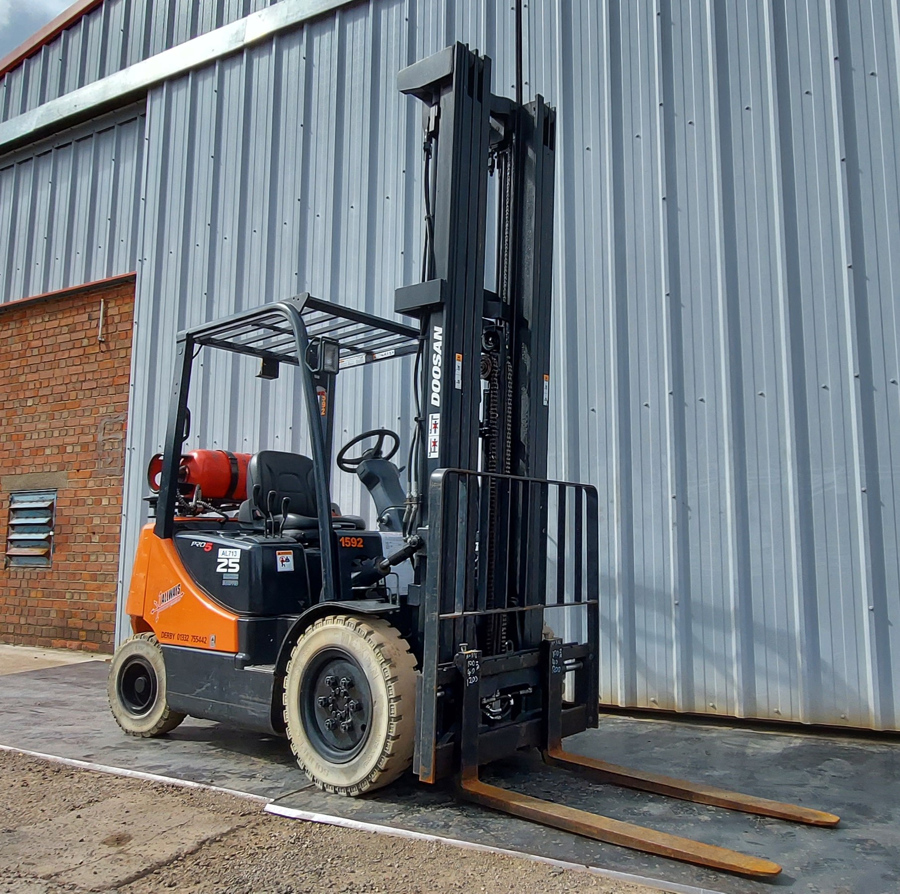 AL713 DOOSAN G25E5 2.5 Tonne Gas Allways Forktruck Services Ltd